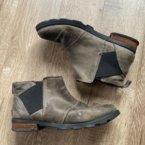 Sorel Emelie Chelsea Boots